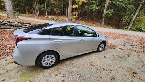 2019 Toyota Prius LE