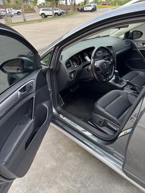 2017 Volkswagen Golf Alltrack TSI SE