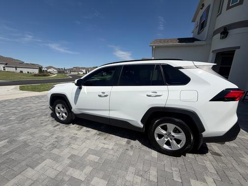 2019 Toyota RAV4 XLE