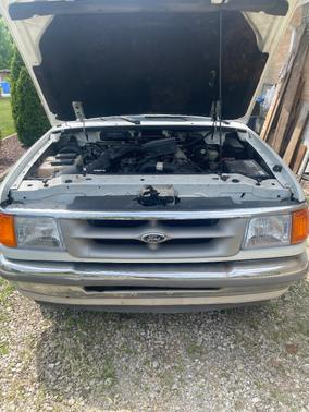 White 1996 Ford Ranger XL