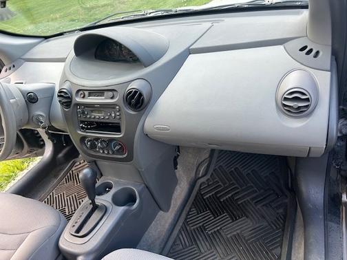 Silver 2003 Saturn Ion 2