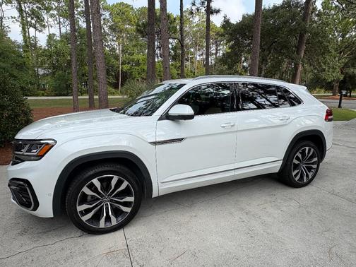 White 2022 Volkswagen Atlas Cross Sport 3.6L V6 SEL Premium R-Line