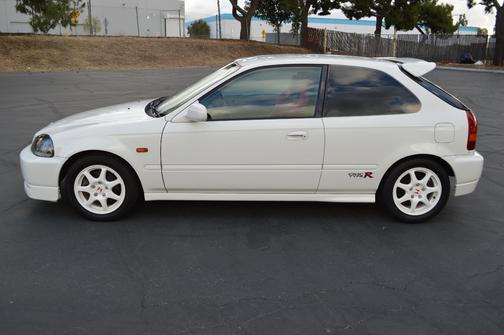 White 1997 Honda Civic DX