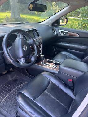 Black 2019 Nissan Pathfinder Platinum