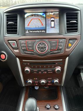 Black 2019 Nissan Pathfinder Platinum