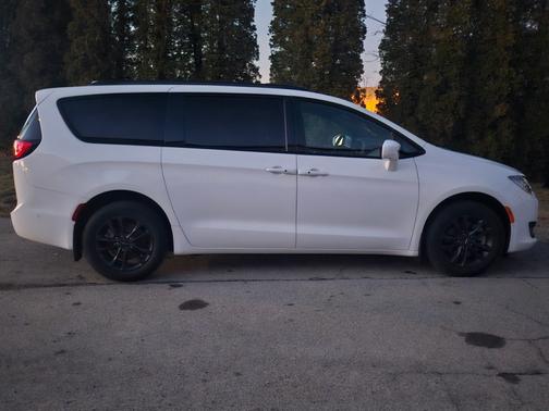 2020 Chrysler Pacifica Launch Edition