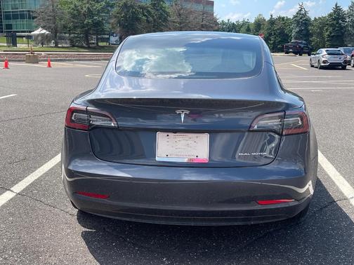 Gray 2022 Tesla Model 3 Long Range