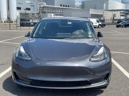 Gray 2022 Tesla Model 3 Long Range