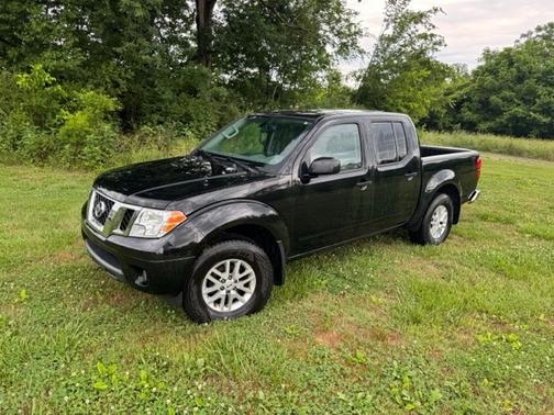 Black 2019 Nissan Frontier SV