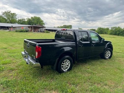 Black 2019 Nissan Frontier SV