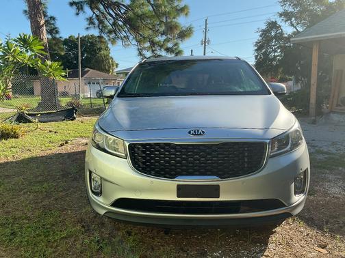 Silver 2017 Kia Sedona EX
