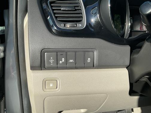 Silver 2017 Kia Sedona EX