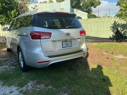 Silver 2017 Kia Sedona EX