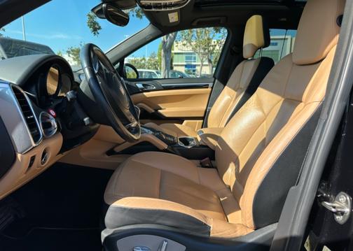 2014 Porsche Cayenne Platinum Edition