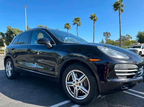 2014 Porsche Cayenne Platinum Edition