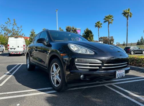 2014 Porsche Cayenne Platinum Edition