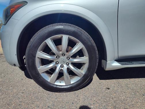 Silver 2012 INFINITI QX56 Base