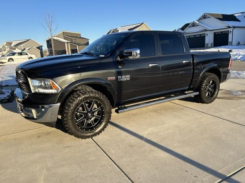 2017 RAM 1500 Laramie