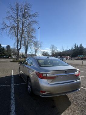 2018 Lexus ES 300h Base