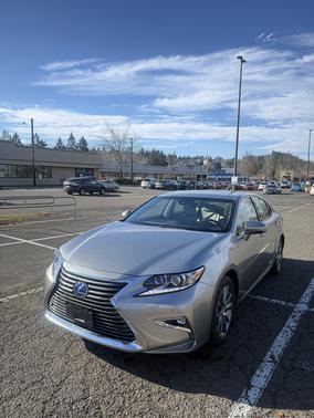 2018 Lexus ES 300h Base