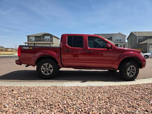 Red 2018 Nissan Frontier PRO-4X