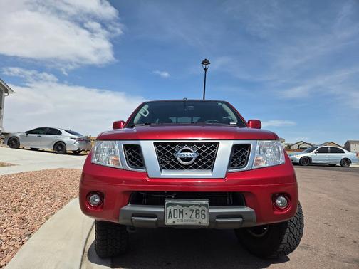 Red 2018 Nissan Frontier PRO-4X