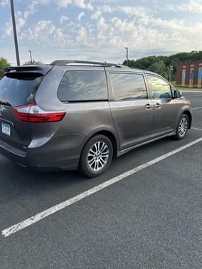 Gray 2018 Toyota Sienna XLE