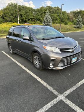 Gray 2018 Toyota Sienna XLE