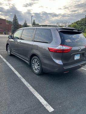 Gray 2018 Toyota Sienna XLE