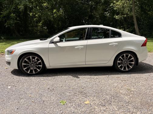 White 2015 Volvo S60 T6 Platinum