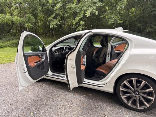 White 2015 Volvo S60 T6 Platinum