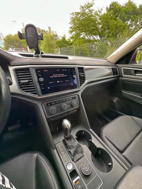 Red 2018 Volkswagen Atlas 3.6L SE w/Technology