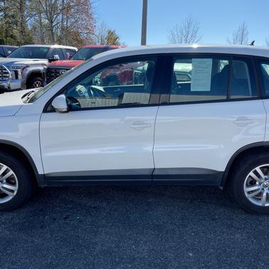 2014 Volkswagen Tiguan Auto SE