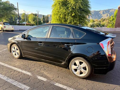 Black 2014 Toyota Prius Five