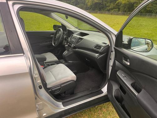 Silver 2015 Honda CR-V LX
