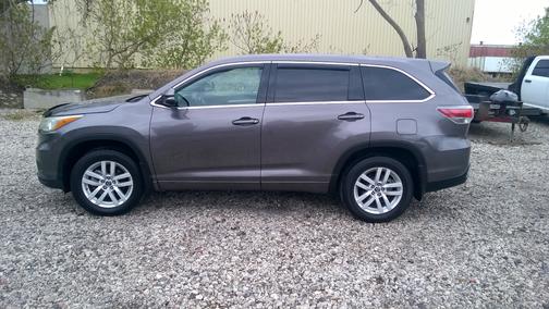 Gray 2016 Toyota Highlander LE