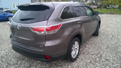 Gray 2016 Toyota Highlander LE