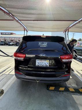Black 2016 Kia Sorento LX