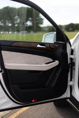 White 2014 Mercedes-Benz M-Class ML 350 4MATIC