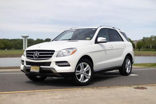 White 2014 Mercedes-Benz M-Class ML 350 4MATIC