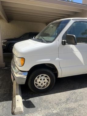 White 1998 Ford E150 Base