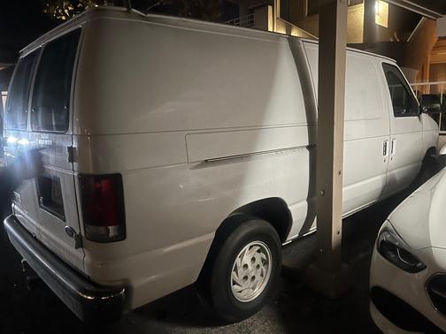 White 1998 Ford E150 Base