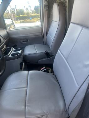 White 1998 Ford E150 Base