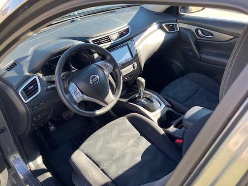 Gray 2016 Nissan Rogue S