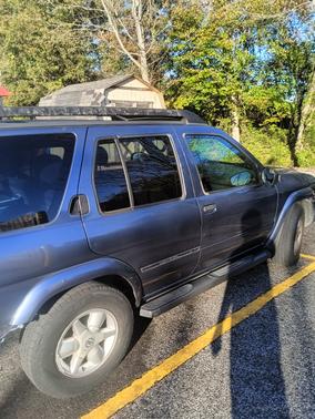 2002 Nissan Pathfinder SE