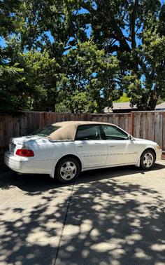 White 2004 Toyota Avalon XLS
