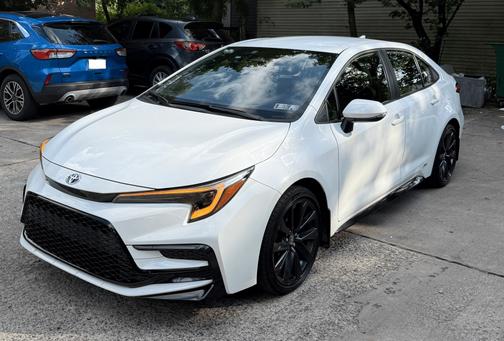 2024 Toyota Corolla Hybrid SE