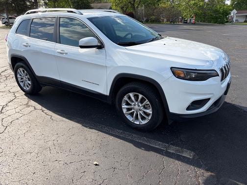 White 2019 Jeep Cherokee Latitude