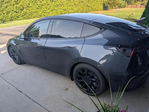 Gray 2022 Tesla Model Y Long Range