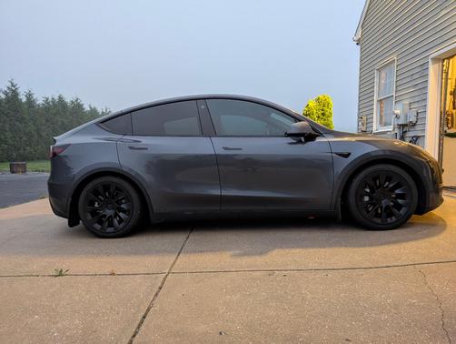 Gray 2022 Tesla Model Y Long Range